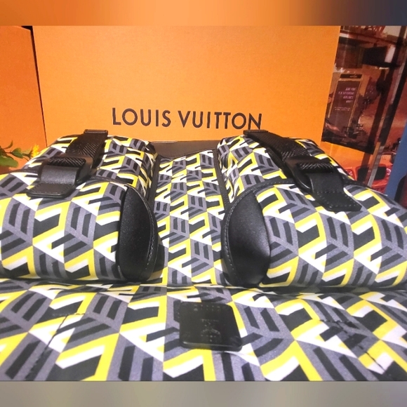 🆕🪷MCM🪷 Unisex Nylon Yellow/Black Cubic Logo Tote Bag MMT - Picture 9 of 17